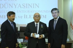 Nabi Avcı'ya "Kazakistan &Uuml;st&uuml;n Hizmet &Ouml;d&uuml;l&uuml;"