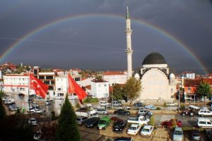 G&ouml;kkuşağının g&uuml;zelliği b&uuml;y&uuml;d&uuml;
