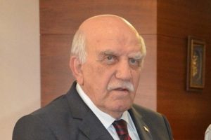 Eski bakandan 'isim benzerliği' a&ccedil;ıklaması