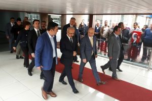 Bakan Elvan, Baykal'ı ziyaret etti