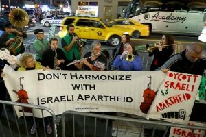 İsrail Filarmoni Orkestrası New York'ta protesto edildi