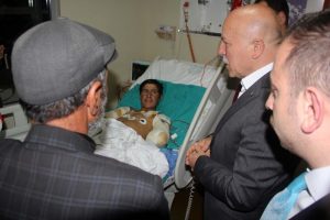 Sağlık Bakanından, elleri kesilen &ccedil;oban i&ccedil;in destek s&ouml;z&uuml;