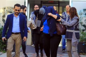 Antalya'ya fuhuş i&ccedil;in geldi, kilo alınca kendi &ccedil;etesini kurdu