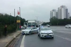 TEM'de ş&uuml;pheli kamyon alarmı
