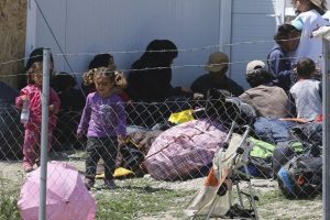 Yunan adalarında 3 binden fazla sığınmacı zor durumda