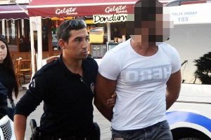 Otel &ccedil;alışanına 'Hero' g&ouml;zaltısı