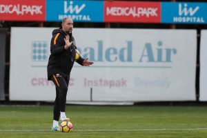 Galatasaray'da Trabzonspor mesaisi s&uuml;rd&uuml;