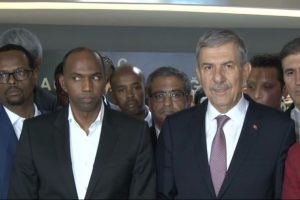 Bakan Demircan'dan Somalili yaralılara ziyaret