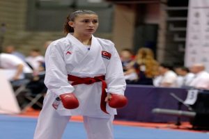 Damla Ocak D&uuml;nya Karete Şampiyonası'nda finalde