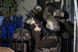 Uyuşturucu operasyonu: G&ouml;zaltılar var