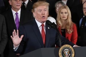 Trump: ABD'nin en b&uuml;y&uuml;k sorunlarından biri uyuşturucu