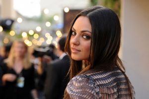 Mila Kunis: Kızım doğduğundan beri şarap i&ccedil;iyor