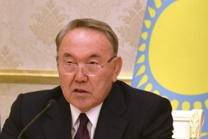 Nazarbayev yeni Kazak alfabesini onayladı