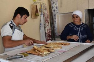 Eşi iş kazası ge&ccedil;irince 'ekmek teknesi' kurdu