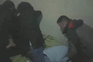 Sahte polisler otelde b&ouml;yle yakalandı