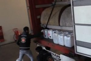 Eroin &uuml;retmek i&ccedil;in kullanılan kimyasal yakalandı