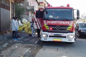 Mahalleyi saran kokunun geldiği evden &ccedil;&uuml;r&uuml;m&uuml;ş ceset &ccedil;ıktı