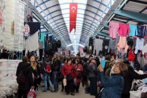 Sosyete pazarına akın ettiler
