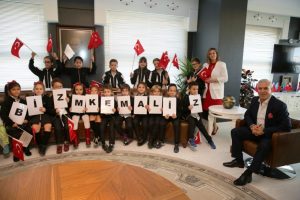 Cumhuriyet coşkusunu Bursa Nil&uuml;fer Halk Evi'ne taşıdılar