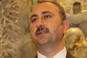 Adalet Bakanı G&uuml;l'den B&uuml;y&uuml;kada davasına ilişkin a&ccedil;ıklama