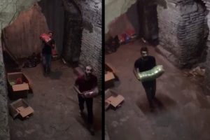 Polis hamal kılığına girdi, ka&ccedil;ak&ccedil;ıları b&ouml;yle yakaladı