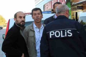 Eşini av t&uuml;feğiyle vuran zanlıyı tuvalete kilitlediler
