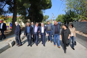 Bursa Karacaoba sakinlerinin &uuml;st ge&ccedil;it isyanına Başkan Bozbey'den destek