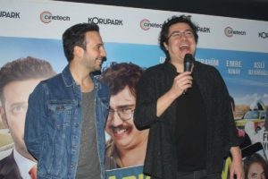 'Yol Arkadaşım' filminin oyuncuları Bursa'da gala yaptı