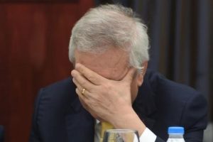 Aziz Yıldırım ağladı! K&uuml;rs&uuml;de...