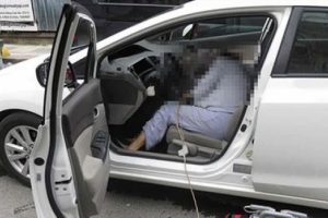 Kadın s&uuml;r&uuml;c&uuml; direksiyon başında &ouml;ld&uuml;r&uuml;ld&uuml;