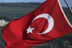 Bayrak &uuml;retimi de teknolojiye yenildi