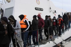 &Ccedil;eşme'de &ouml;l&uuml;me yolculukta yine 104 g&ouml;&ccedil;men yakalandı