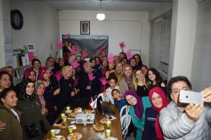 Bursa'da Onko-Day ve &Ccedil;akır-Der meme kanserine dikkat &ccedil;ekti