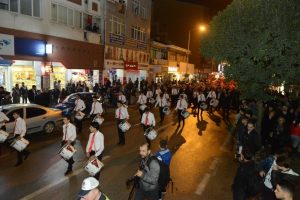 Bursa İneg&ouml;l'de Cumhuriyet coşkusu sokaklara sığmadı