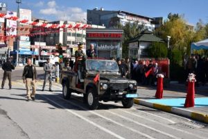 Van ve Hakkari'de Cumhuriyet coşkusu