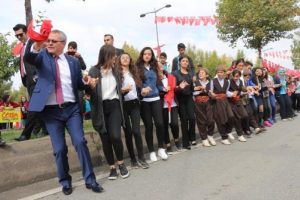 Batman'da Cumhuriyet Bayramı halayı