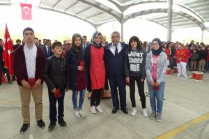 Fen Lisesini kazanan &ouml;ğrencilere &ouml;d&uuml;l