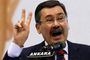 G&ouml;k&ccedil;ek giderayak hem kendisini hem davasını hem de liderini yaraladı a&ccedil;ıklaması