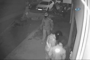 Alarm &ccedil;alınca apar topar ka&ccedil;tılar