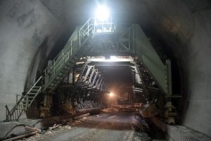 Bittiğinde T&uuml;rkiye ve Avrupa'nın en uzun, d&uuml;nyanın ise 2. en uzun t&uuml;neli olacak
