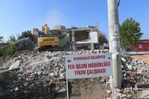 Bursa Yunuseli'nde kamulaştırılan binalar yıkıldı