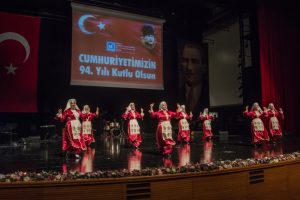 Bursa'da mali m&uuml;şavirlerden 'cumhuriyet' kutlaması