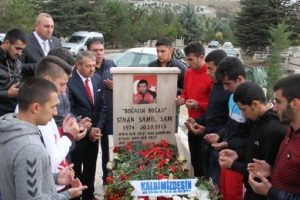 Boğazın Boğası, mezarı başında anıldı