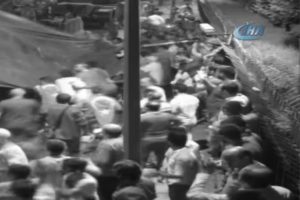 15 Temmuz'da millet tanklara b&ouml;yle kafa tutmuş