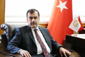 Erdem: "Sisi'ye, Esad'a diktat&ouml;r diyemeyen edepsizler..."