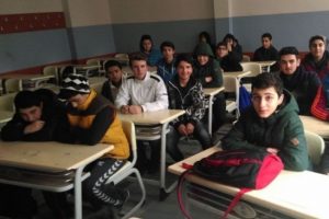 Bursa'da eğitimde skandal: &Ouml;ğrenciler donuyor!