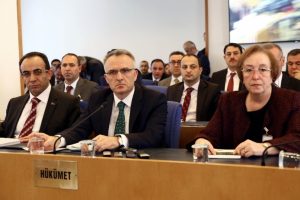 CHP'liler &ouml;z&uuml;r dilemeyince ortam gerildi