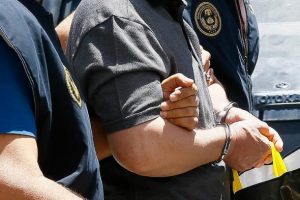 Antalya'da kayyum atanan 2 şirketin 4 y&ouml;neticisi FET&Ouml;'den g&ouml;zaltına alındı