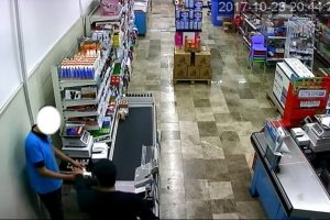 Gasp zanlısı &ouml;nce kameraya sonra polise yakalandı