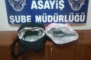 AVM'den folyo kaplı &ccedil;antayla hırsızlık yapan turist yakalandı!